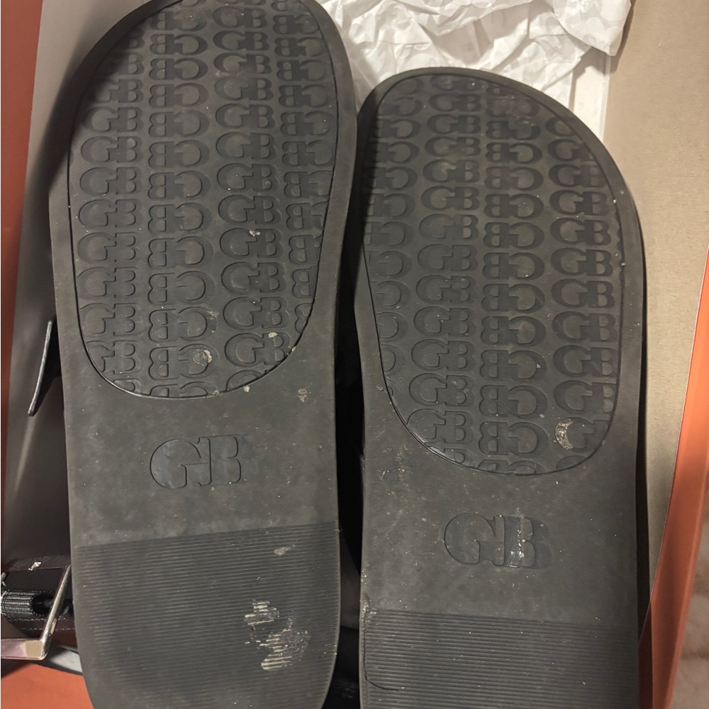 Gianna Bini Black Crowd-Surf Leather Sandals - Picture 6 of 7